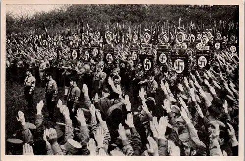 35618 - Sammelbilder - Sammelwerk Nr. 8 , Deutschland erwacht , Gruppe 30 , Bild Nr.: 87 , Der Riesenaufmarsch auf dem franzschen Feld in Braunschweig 1931