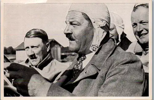 35643 - Sammelbilder - Sammelwerk Nr. 8 , Deutschland erwacht , Gruppe 30 , Bild Nr.: 90 , Der Führer und sein treuer Begleiter SS Standartenführer Schreck