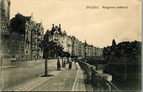 35942 - Tschechische Republik - Praha , Prag , Riegrovo nabrezi , Karte wurde gefalten , l. beschädigt - nicht gelaufen