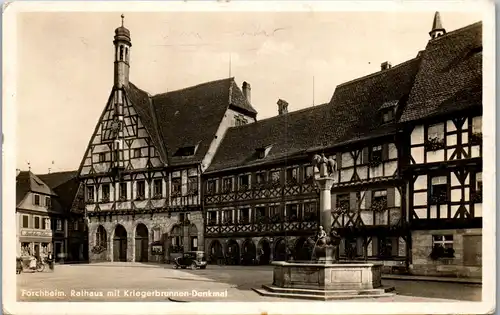 36038 - Deutschland - Forchheim , Ratrhaus mit Kriegerbrunnen Denkmal - gelaufen