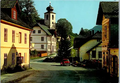 37156 - Niederösterreich - Schwarzau im Gebirge , Straßenpartie , Auto - gelaufen