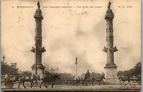 37522 - Frankreich - Bordeaux , Les Colonnes , Vue prise des Quais - gelaufen 1903