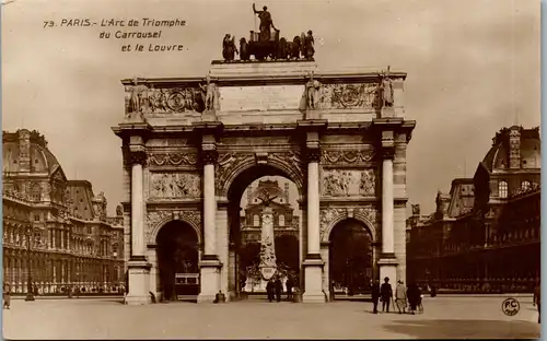 37632 - Frankreich - Paris , L'Arc de Triomphe du Carrousel et le Louvre - gelaufen