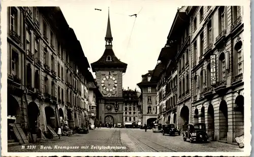 37771 - Schweiz - Bern , Kramgasse mit Zeitglockenturm , Auto - gelaufen 1938