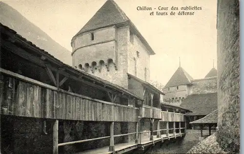 37796 - Schweiz - Chillon , Cour des oubliettes et tours de defense - nicht gelaufen