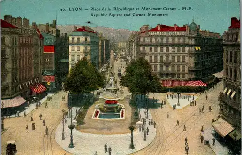 38162 - Frankreich - Lyon , Place de la Republique et Monument Carnot - nicht gelaufen