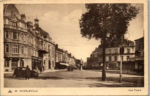 38165 - Frankreich - Charleville , Rue Thiers - gelaufen