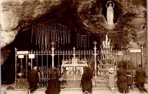38463 - Frankreich - Lourdes , La Grotte - nicht gelaufen