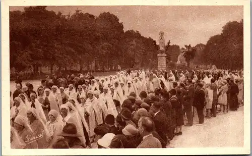 38512 - Frankreich - Lourdes , La Procession des Enfants de Marie P. D. - gelaufen 1933