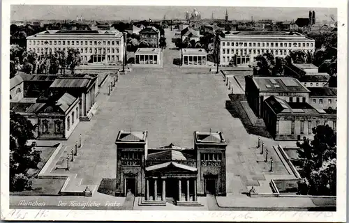39016 - Deutschland - München , Der Königliche Platz , Feldpost - gelaufen 1943