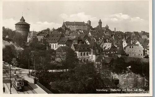 39371 - Deutschland - Nürnberg , Hallertor mit Blick zur Burg - nicht gelaufen