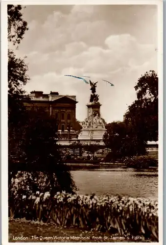 39492 - Großbritannien - London , The Queen Victoria Memorial from St. James's Park - gelaufen 1937