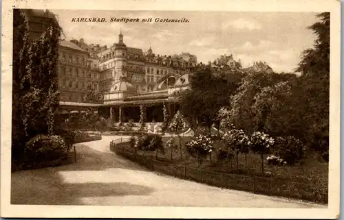 39593 - Tschechien - Karlovy Vary , Karlsbad , Stadtpark mit Gartenzeile - gelaufen 1928