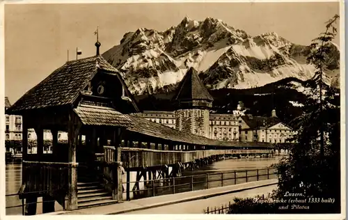 39629 - Schweiz - Luzern , Kapellbrücke und Pilatus - gelaufen 1933