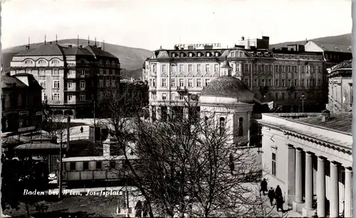39766 - Niederösterreich - Baden bei Wien , Josefsplatz - gelaufen