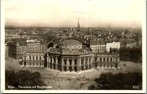 39802 - Wien - Panorama mit Burgtheater - gelaufen 1942