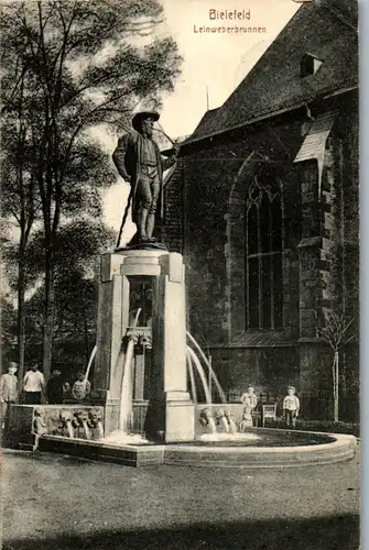 40861 - Deutschland - Bielefeld , Leinweberbrunnen - gelaufen
