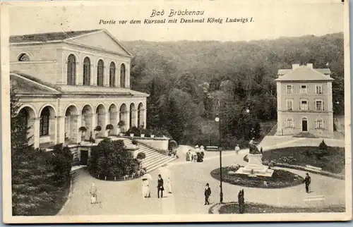 40981 - Deutschland - Bad Brückenau , Partie vor dem Kursaal mit Denkmal König Ludwig I - gelaufen