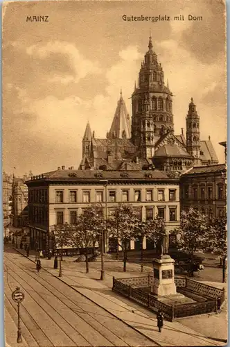 41376 - Deutschland - Mainz , Gutenbergplatz mit Dom - gelaufen