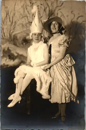 41412 - Theater - Personen in Kostüm - nicht gelaufen