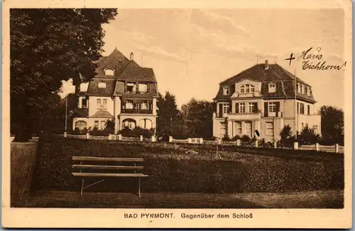 41460 - Deutschland - Bad Pyrmont , Gegenüber dem Schloß , Haus Eichhorn - gelaufen