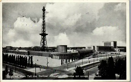 41642 - Deutschland - Berlin , Blick auf Teil des Ausstellungsgeländes mit seinen Neubauten - gelaufen