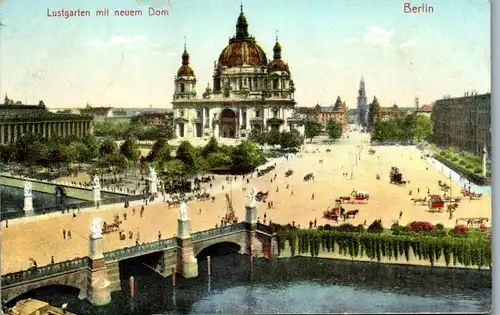 41682 - Deutschland - Berlin , Lustgarten mit neuem Dom - gelaufen