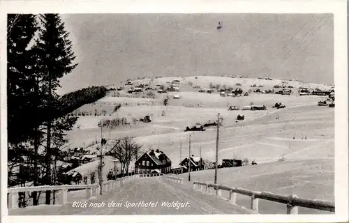 41847 - Deutschland - Sachsenberg Georgenthal , Blick nach dem Sporthotel Waldgut - gelaufen