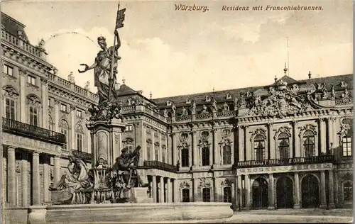 42242 - Deutschland - Würzburg , Residenz mit Franconiabrunnen - gelaufen 1911