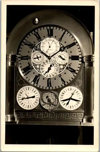 42251 - Deutschland - Glashütte , Sachsen , Die Kunstuhr der Ingenieurschule f. Feinwerktechnik , Uhr - nicht gelaufen