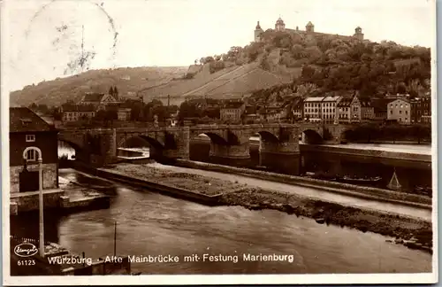 42337 - Deutschland - Würzburg , Alte Mainbrücke mit Festung Marienburg - gelaufen