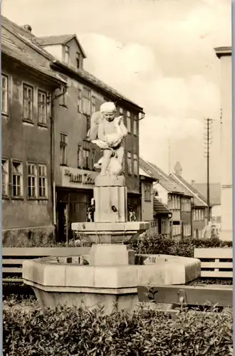 42890 - Deutschland - Königsee , Thür. , Gänsemännchenbrunnen am Platz der Jugend - gelaufen