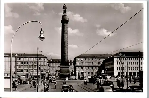42974 - Deutschland - Darmstadt , Luisen Platz mit Ludewig Säule - nicht gelaufen