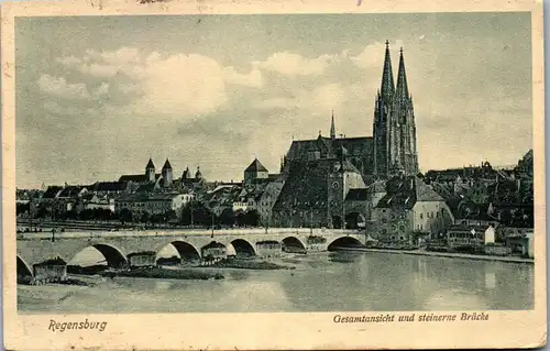 43131 - Deutschland - Regensburg , Gesamtansicht und steinerne Brücke - gelaufen 1922