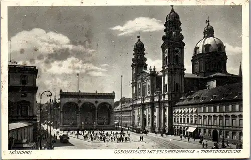 43406 - Deutschland - München , Odeonsplatz mit Feldherrnhalle u. Theatinerkirche - nicht gelaufen