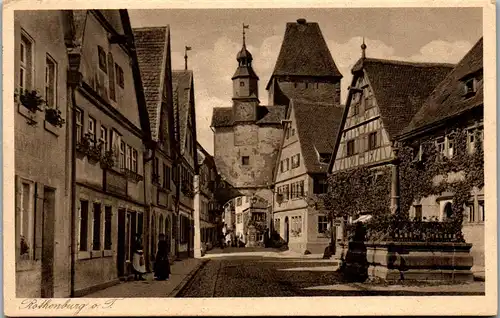 43720 - Deutschland - Rothenburg ob der Tauber , Röderbogen und Marusturm - gelaufen