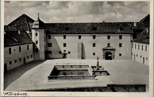 43820 - Deutschland - Würzburg , Festung Marienberg , Echtersche Vorburg , Pferdeschwemme - nicht gelaufen