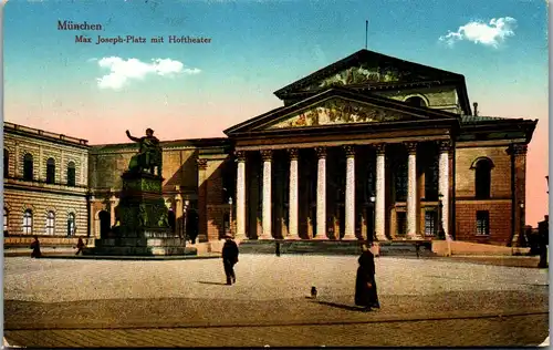 44033 - Deutschland - München , Max Joseph Platz mit Hoftheater - gelaufen 1918