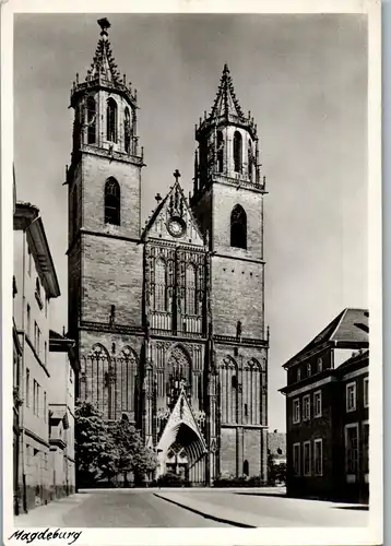 44119 - Deutschland - Magdeburg , Dom , Westfassade - nicht gelaufen
