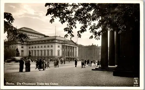 44186 - Deutschland - Berlin , Die Staatsoper Unter den Linden - nicht gelaufen