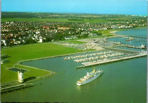 44899 - Deutschland - Cuxhaven , Nordseeheilbad , Neue Seebäderbrücke mit Jachthafen und Stadt , Alte Liebe