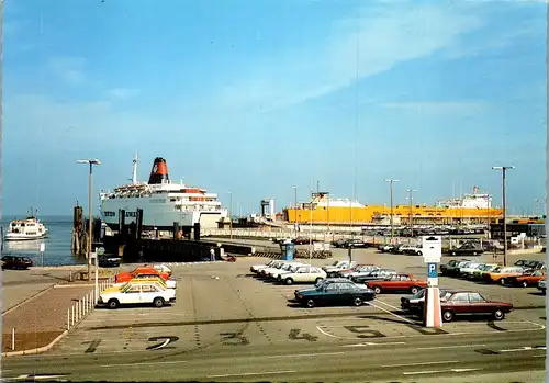 44968 - Deutschland - Cuxhaven , Fährhafen mit Ro Ro Anlage und Seebäderbrücke , Auto , DFDS Seaways