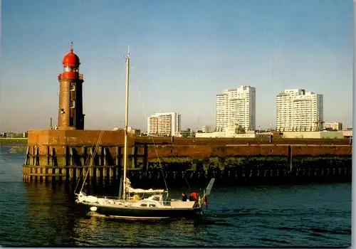 45058 - Deutschland - Bremerhaven , Hafenmole mit Leuchtturm , Segelboot - nicht gelaufen