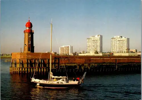 45068 - Deutschland - Bremerhaven , Hafenmole mit Leuchtturm , Segelboot - nicht gelaufen