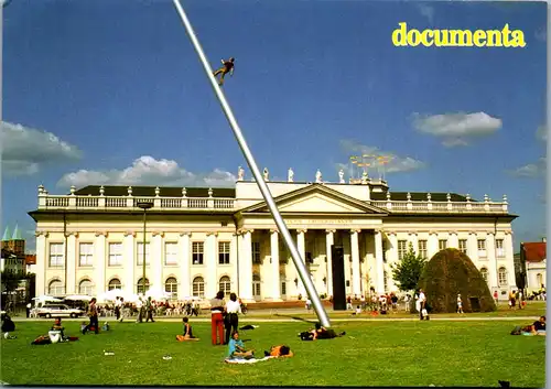 45079 - Deutschland - Kassel , documenta , Himmelsläufer , Erdhügel - nicht gelaufen