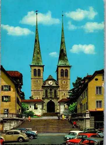 45252 - Schweiz - Luzern , Die Hofkirche , VW Käfer , Auto - gelaufen 1967
