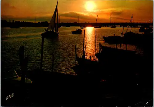 45398 - Frankreich - L'Aiguillon , Coucher de soleil sur le port - gelaufen 1974
