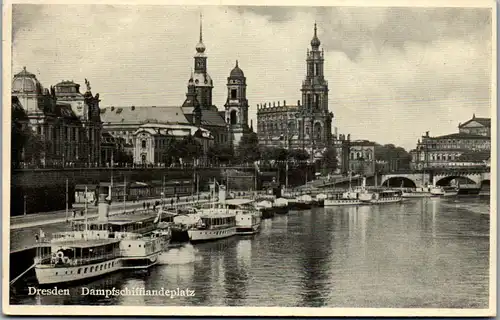 45646 - Deutschland - Dresden , Dampfschifflandeplatz , Dampfer , Schiff - gelaufen 1937
