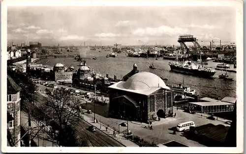 45721 - Deutschland - Hamburg , Elbtunnel Eingang und St. Pauli Landungsbrücken - gelaufen 1955