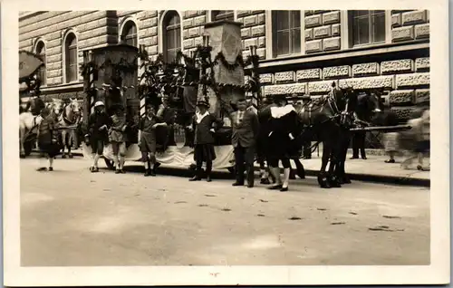 45875 - Fotokarte - Feierlichkeit , Feier , Umzug , Karneval , Pferdewagen - nicht gelaufen